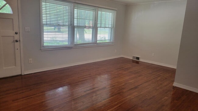 Photo - PRE-LEASE!! Beautiful 3 Bedroom/ 1.5 bath