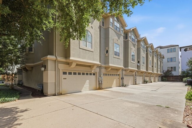 Photo - 110 Detering St