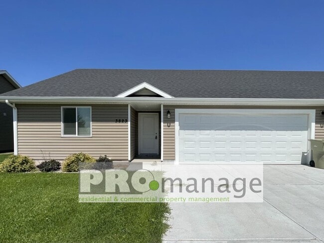 Building Photo - 3 Bed, 2 Bath Town Home w/ 2 Car Garage - Idaho Falls