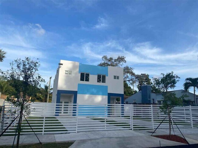 Photo - 2100 NW 102nd St