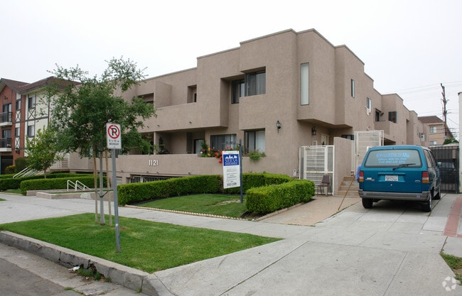 Photo - 1121 Thompson Ave