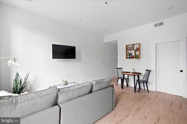 1221 4 St Unit 21