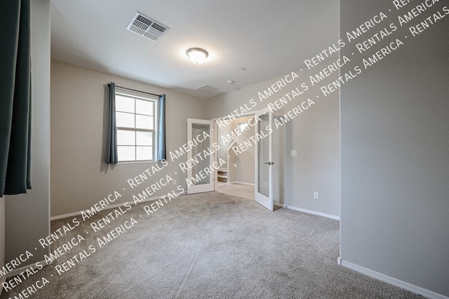 Photo - 1701 E Dogwood Ln