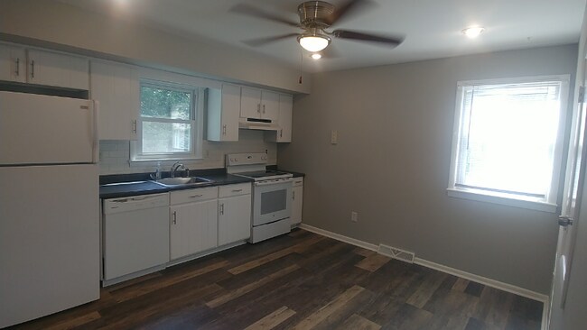 Photo - 321 Edgewood Ave Unidad B