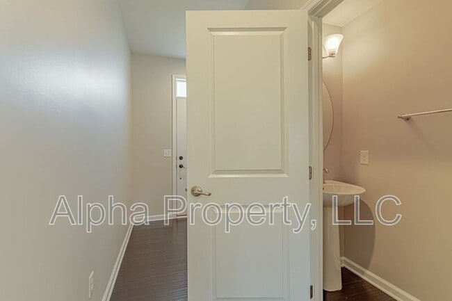 Photo - 125 Middleby Way