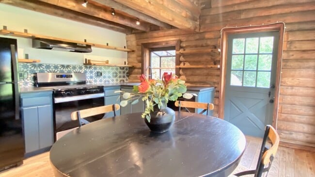 Photo - 615 Falls Dr