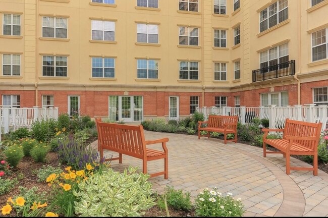 Photo - 10 Byron Pl Unit 318