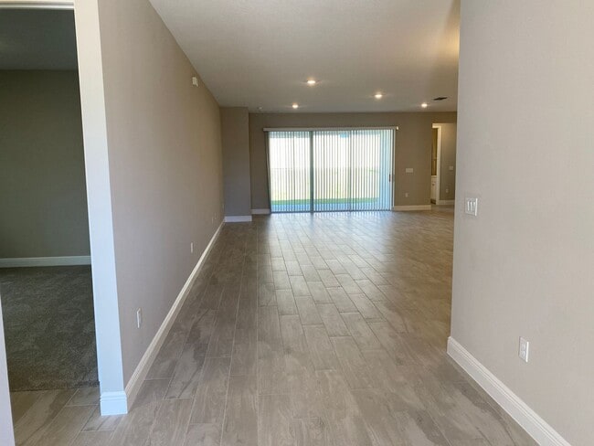 Photo - 4 Bedroom 3 Bath home in Clermont for RENT!