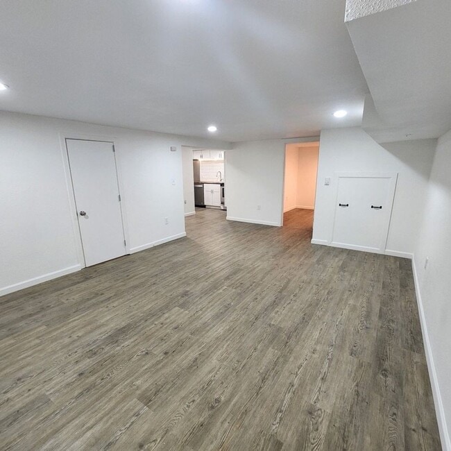 Photo - 2108 Laurel Unit B Lower