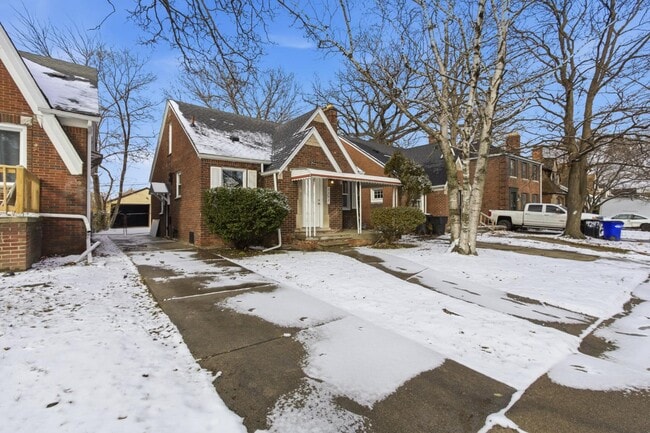 Photo - 9233 McKinney St