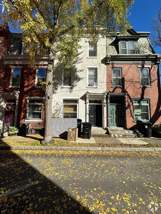 Building Photo - 1603 Penn St Unit 3 Rental