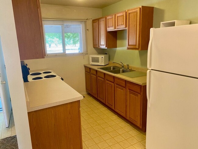 Photo - 10162 Jones Ave Unit B