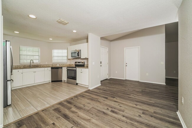 Photo - 8179 Woodvine Cir