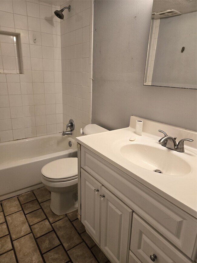 Building Photo - 4643 Wild Indigo St Unit 400 Rental