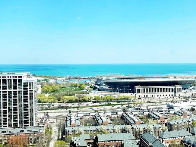 East view - 1400 S Michigan Ave Unit 00
