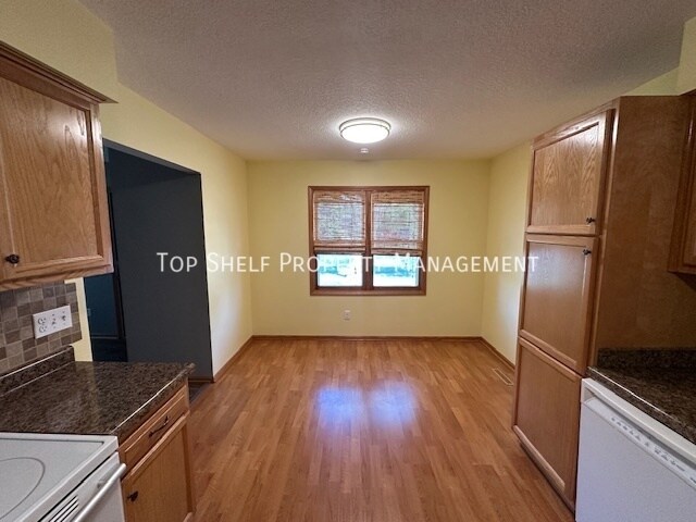 Photo - 312 NE Harvey St