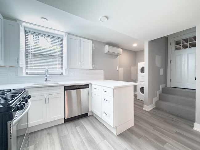 3913 N Janssen Ave Unit 6H