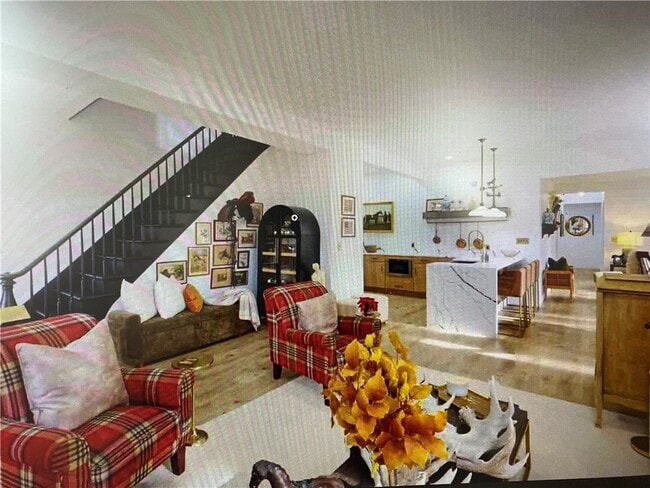 Photo - 911 S Main St