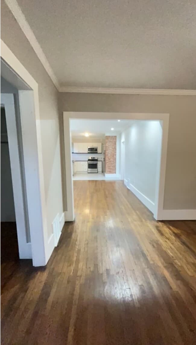 Photo - 7426 Dunedin St