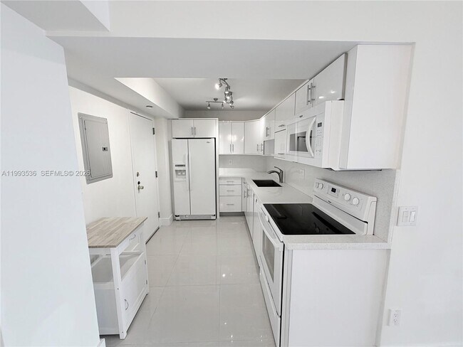 Photo - 2333 Brickell Ave Unit 1407