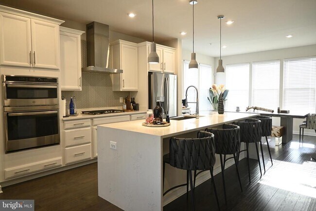 Photo - 2527 Emerald Branch Dr