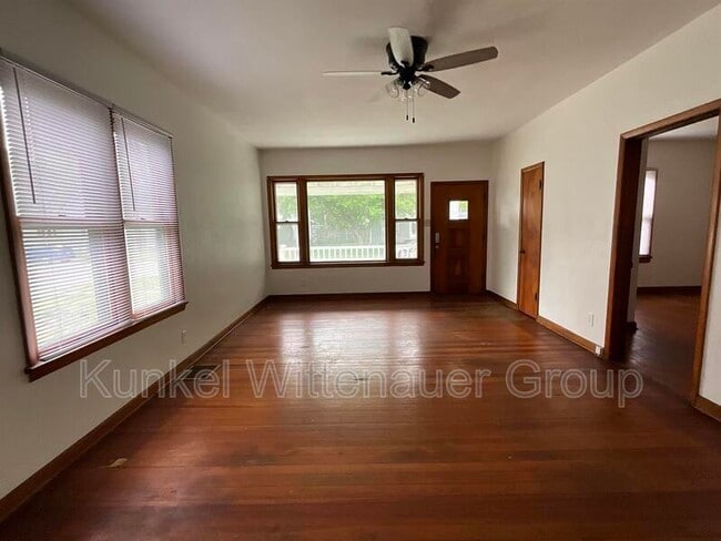 Photo - 310 E Washington St