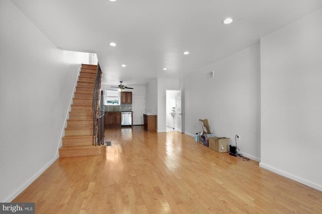 Building Photo - 2215 S Hicks St