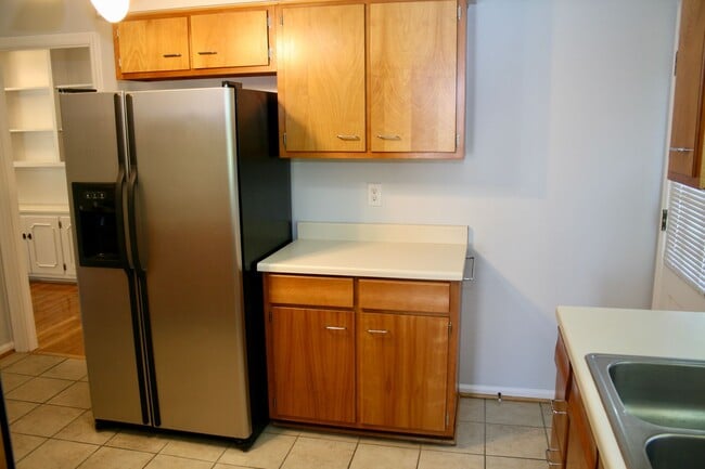 Photo - Lansdowne home with easy access to Nicholasville Rd 260602