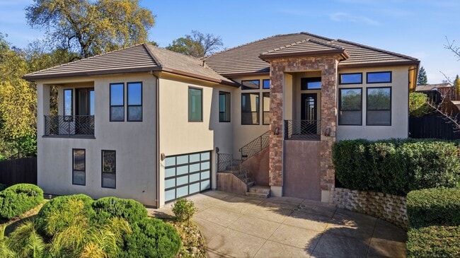 Photo - 3813 Calverhall Way