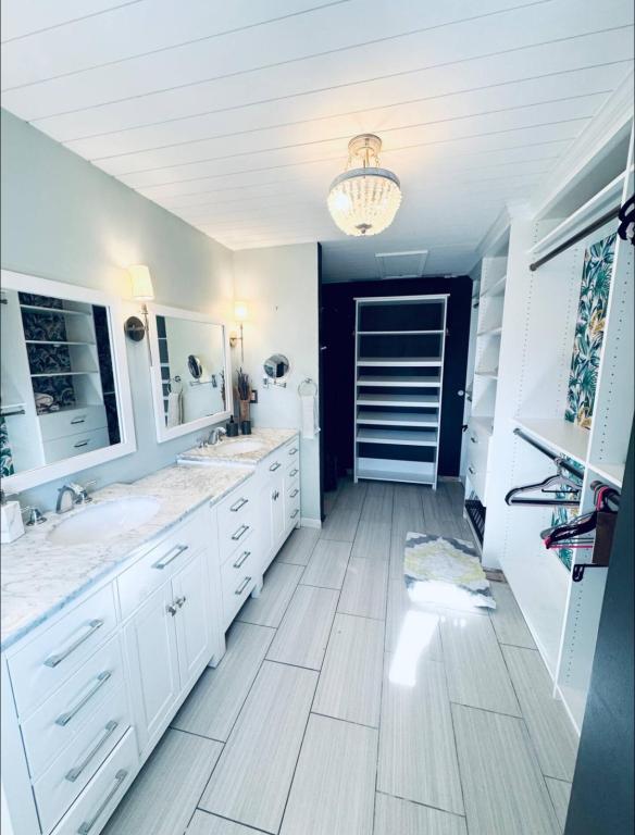 Photo - 360 Betsy Rd