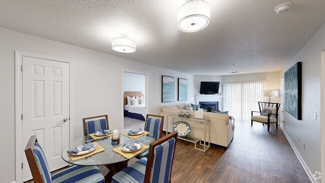 2BR, 2BA - B4 - 1,050SF