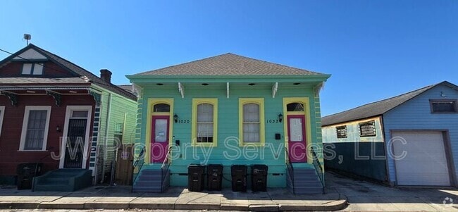 Building Photo - 1030-1032 Piety Rental