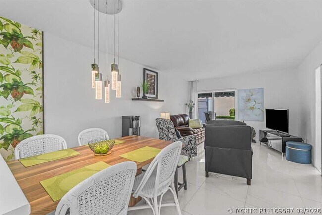 Photo - 154 Waterside Dr Unit 154