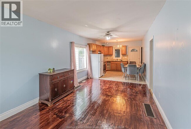 Photo - 526 Josephine Ave