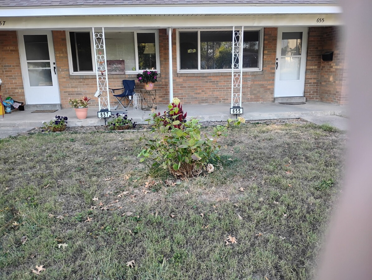 Photo - 655 W Lenox Ave