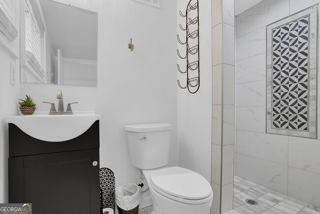 Photo - 1100 Janes Ln