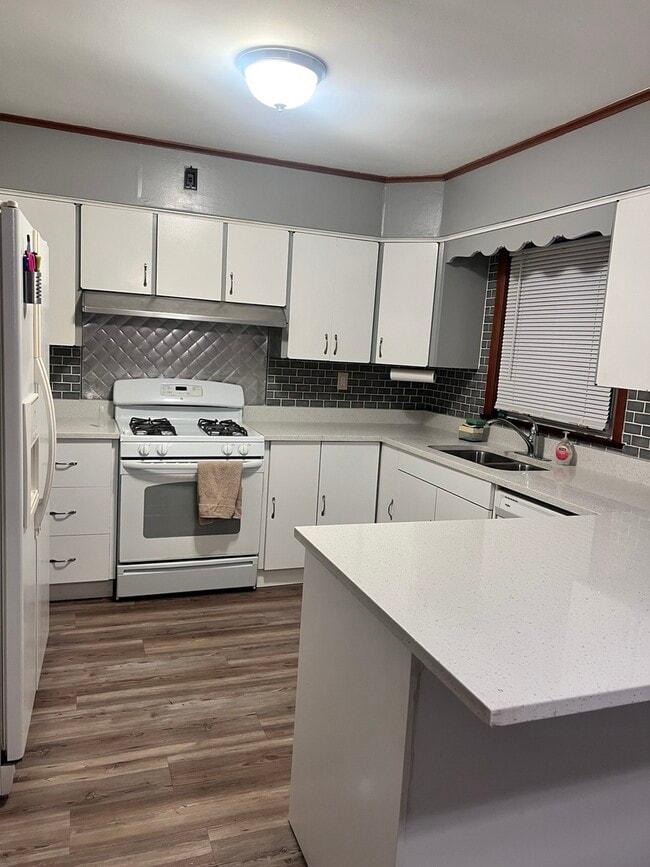 Photo - 1160 W Marion St