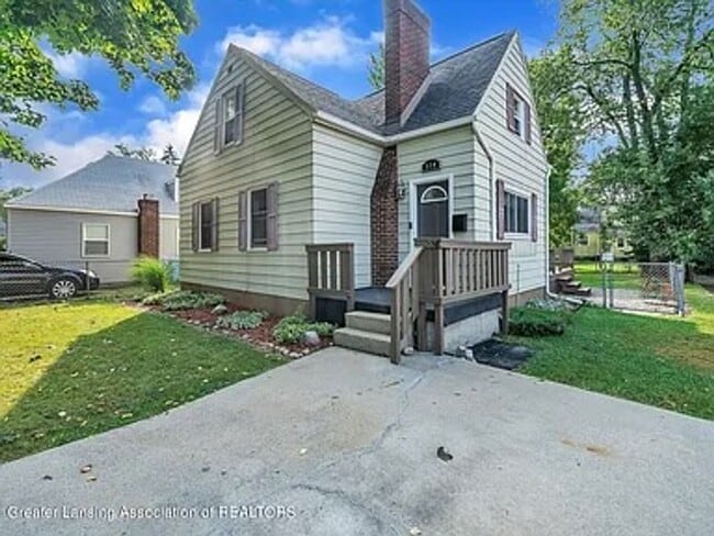 Photo - Move-In Ready 3 Bed, 2 Bath in Lansing (Section 8 Approved)
