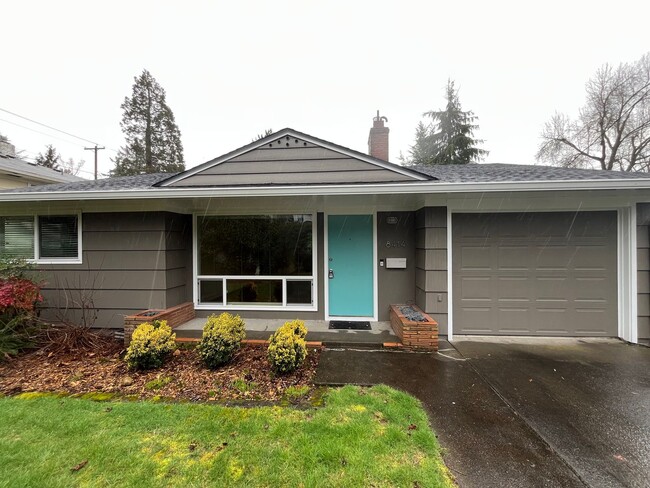 Cozy 2 Bed 1 Bath Home in South Burlingame... - Cozy 2 Bed 1 Bath Home in South Burlingame...