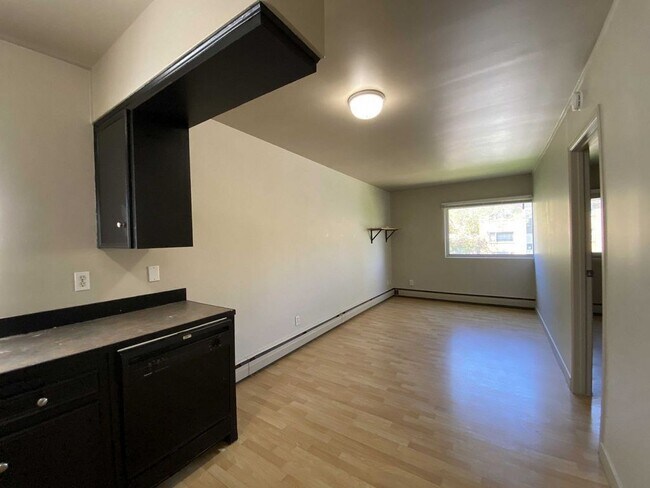 Photo - Mount Royal Apartments