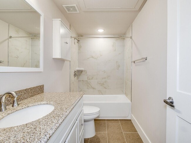 1842 M St NE Unit #4