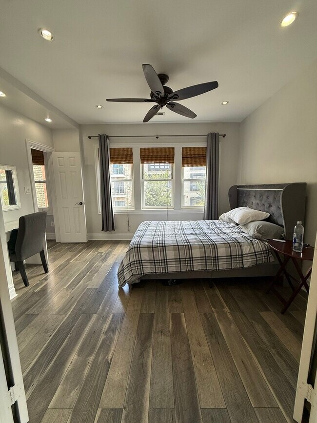 Photo - 720 N Elizabeth St