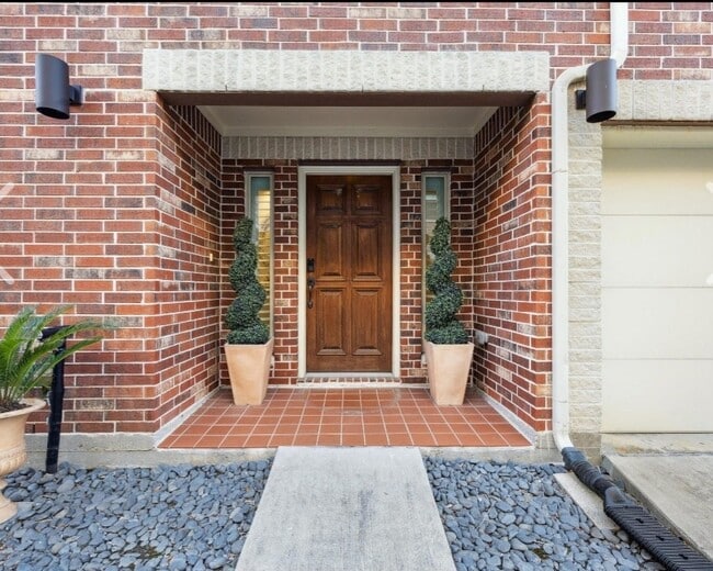 Photo - 548 Westcross St