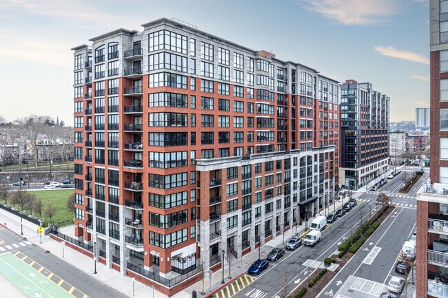 1025 Maxwell Ln - 1025 MAXWELL Ln