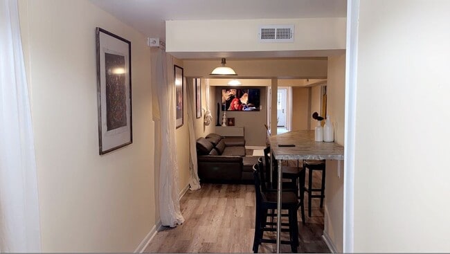 Photo - 1624 S Throop St