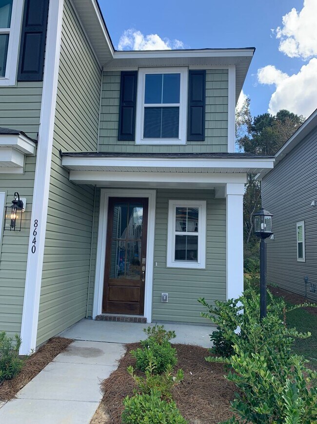 Photo - Modern Living in Windsor Hill