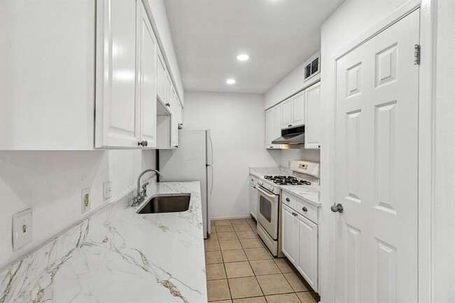 Photo - 5809 Coventry Ln