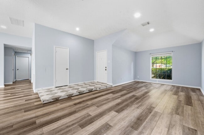 Photo - 2835 Twin Knolls Dr