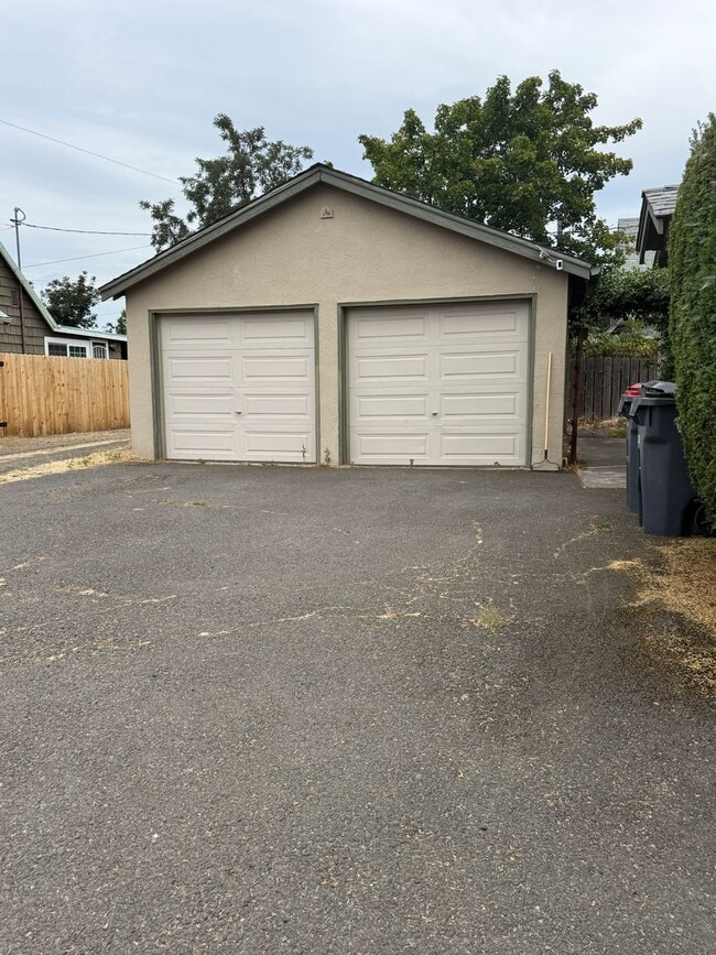 Photo - Very Large 1 Bedroom 1 Bathroom Home Available Now