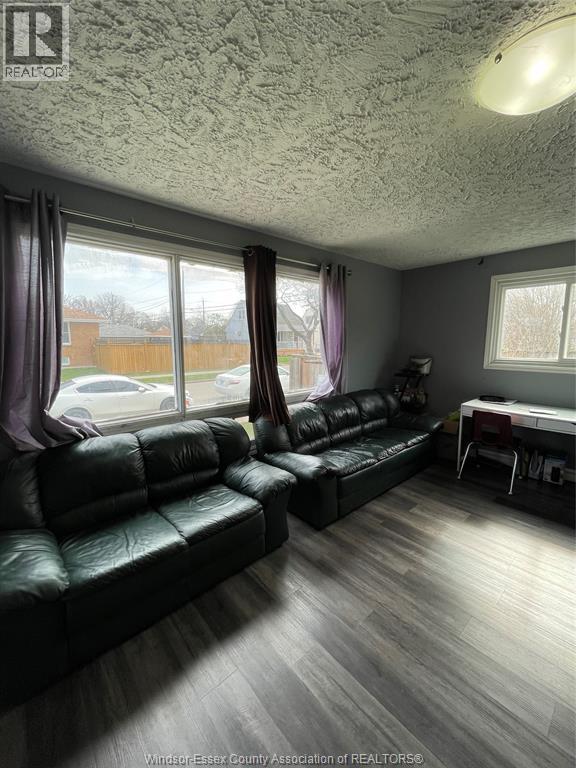 Photo - 1095 Partington Ave